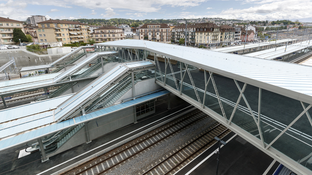 La passerelle piétonne de la gare de Renens (VD),"pièce centrale d'un puzzle historique". [Keystone - Cyril Zingaro]