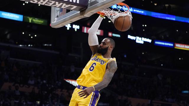 La belle performance de James n'a pas permis aux Lakers de dominer Memphis. [Keystone - Marcio Jose Sanchez]