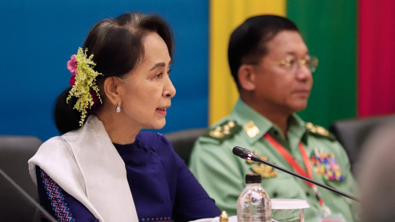 Aung San Suu Kyi comparaît en personne devant le tribunal (archive). [AFP]