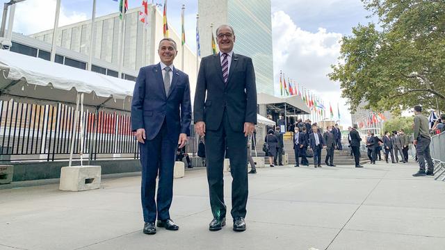 Participer à la 76e Assemblée générale de l'ONU à New York en valait la peine, selon Guy Parmelin. Dans son premier discours à titre de président de la Confédération, il a choisi un style personnel et a montré ce que la Suisse avait à offrir dans le cadre de l'ONU. [KEYSTONE - JEAN-MARC CREVOISIER]