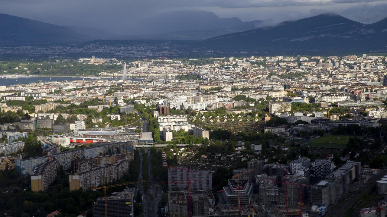 Une vue aérienne Genève et sa région, le 19 mai 2021. [Keystone - Salvatore Di Nolfi]