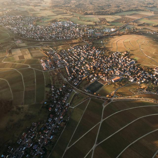 Pour une écologie du territoire. [Depositphotos - AerialBO]