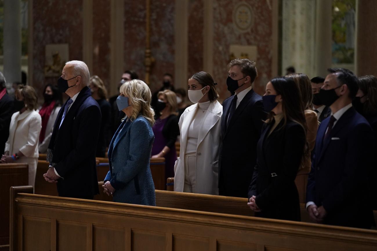 Joe Biden à la cathédrale St.Matthew. [Keystone - AP Photo/Evan Vucci]