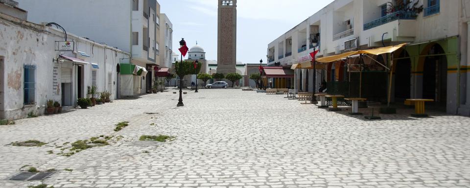 Les Tunisiens seront confinés pour l'Aïd, après la résurgence du covid-19. [Keystone - Hassene Dridi]