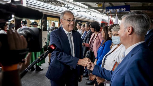 Guy Parmelin a été reçu avec les honneurs dans le canton de Vaud. [Keystone - Jean-Christophe Bott]