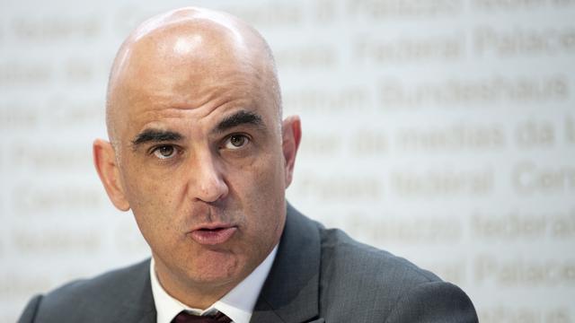 La Suisse va subir une 4e vague de Covid-19, prévient Alain Berset. [Keystone - Peter Schneider]