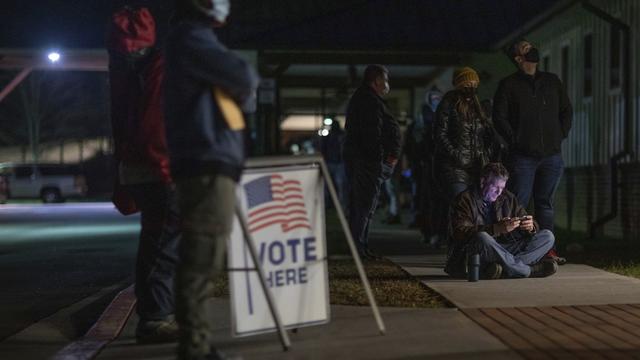 Des votants attendant devant un bureau de vote de Géorgie le 5 janvier 2021. [AP Photo/Keystone - Branden Camp]