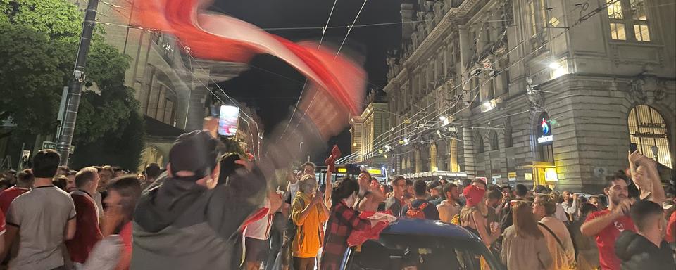 Nuit de liesse à Lausanne. [RTS - Valérie Hauert]