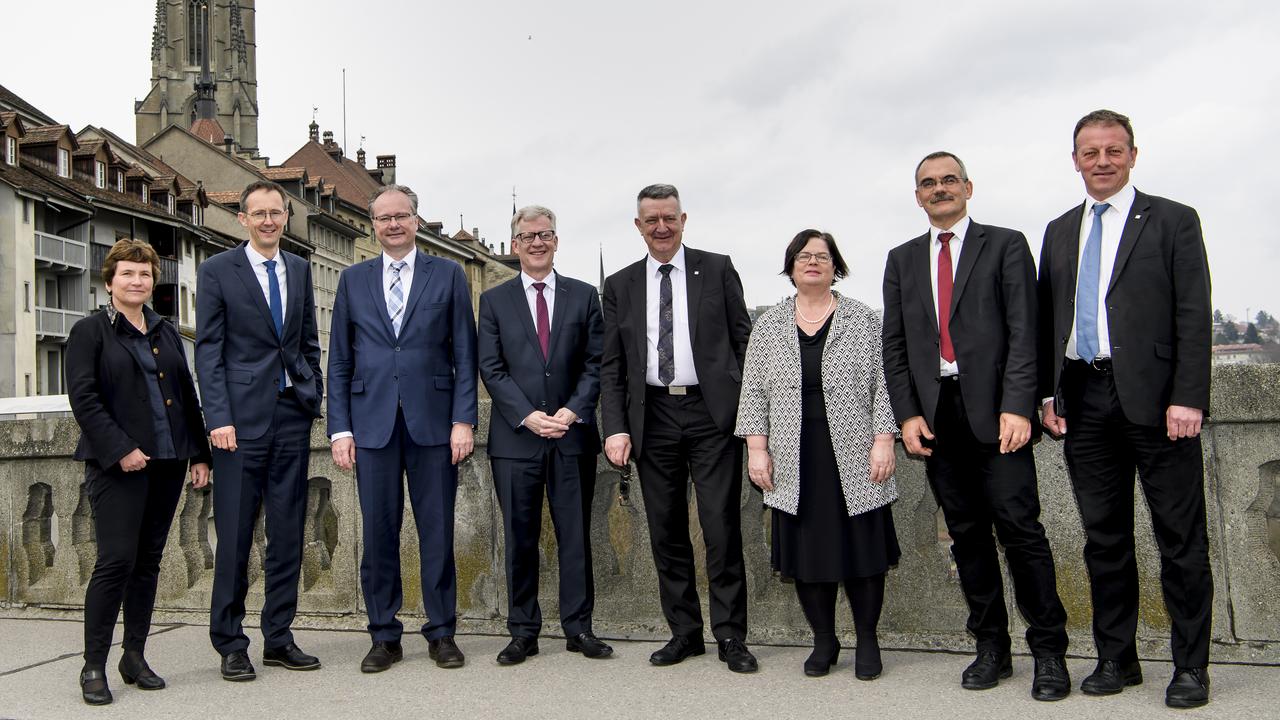 L'actuel Conseil d'État fribourgeois (mars 2018). [Keystone - Jean-Christophe Bott]