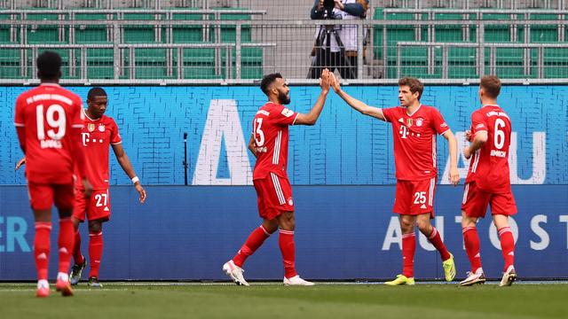 Davies, Alaba, Choupo-Moting, Müller ou Kimmich peuvent déjà sourire. Malgré l'échec en Ligue des champions, le Bayern goûte à un nouveau trophée. [EPA - Martin Rose]