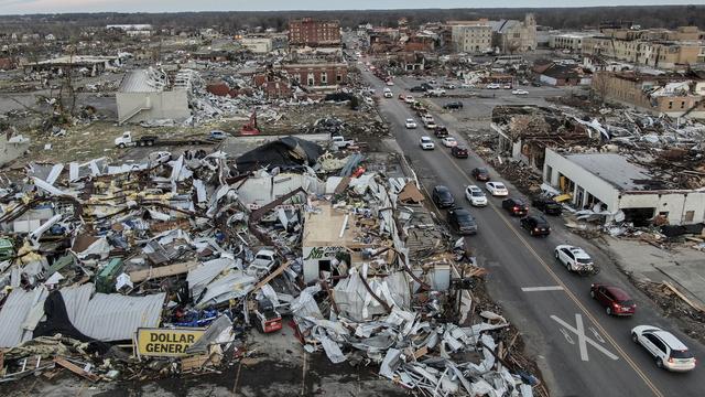 Une image qui témoigne de la violence de la tornade qui a ravagé la ville de Mayfield, dans le Kentucky. [Keystone - Tannen Maury]