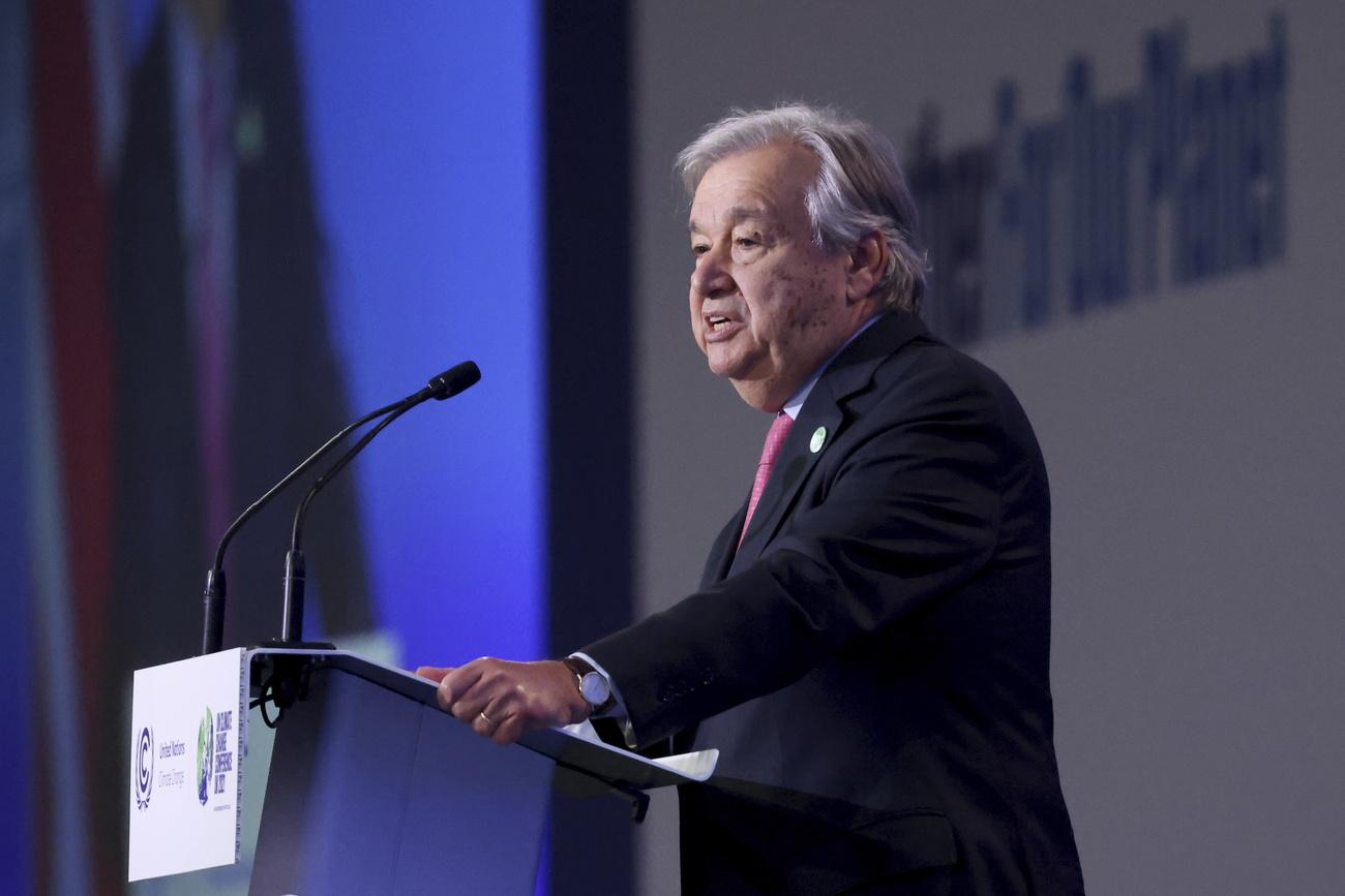 Le patron de l'ONU Antonio Guterres lance un appel à tous les pays en ouverture de la COP26. [Keystone - Yves Herman/Pool via AP]