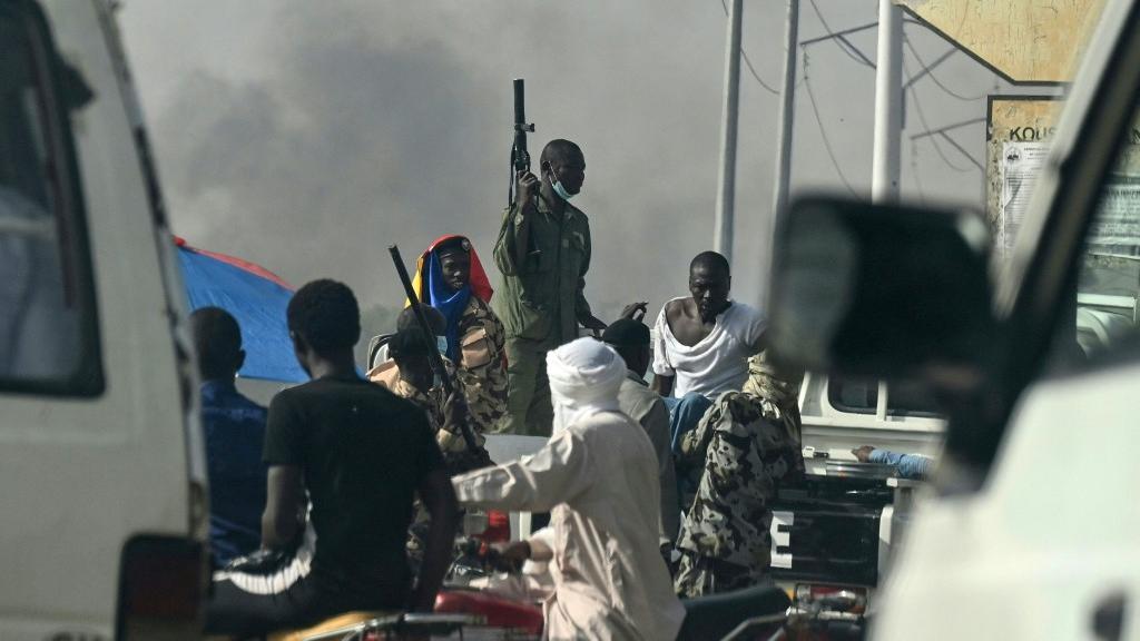 Au moins neuf personnes ont été tuées mardi dans des manifestations sporadiques à N'Djamena et dans le sud du Tchad contre la junte militaire qui a pris le pouvoir après la mort d'Idriss Déby Itno. [afp - Issouf Sanogo]