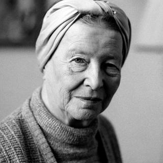 Portrait de Simone de Beauvoir en 1983 à Paris. [AFP - Michele Bancilhon]