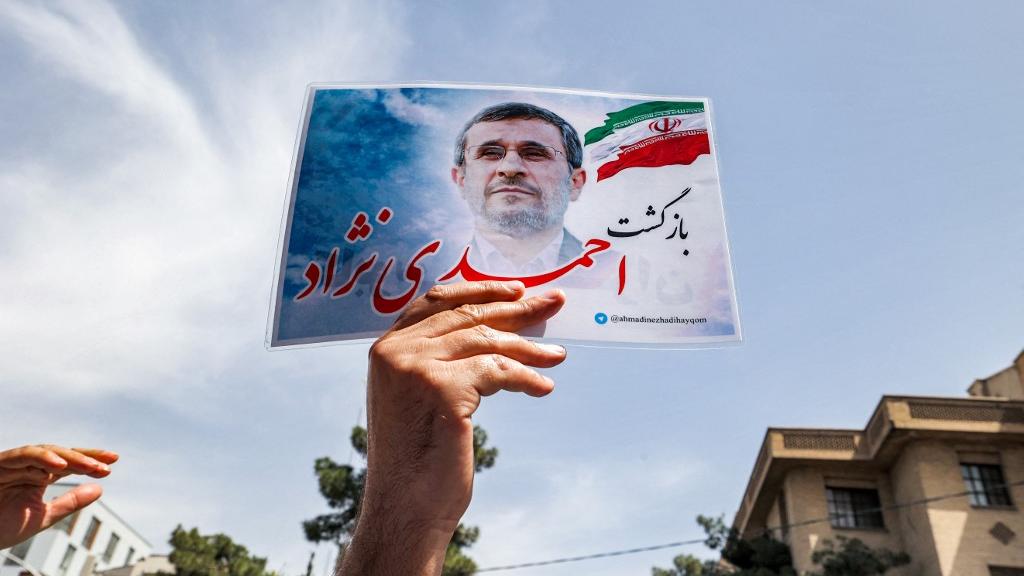 La candidature de l'ancien président Mahmoud Ahmadinejad a été rejetée. [AFP - Atta Kenare]