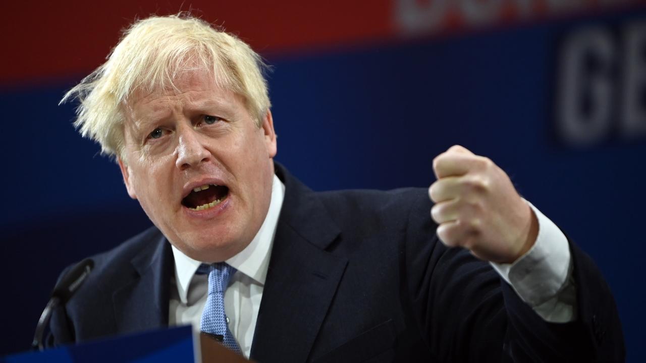 Selon les présidents des deux commissions en charge du rapport, "la réponse du Royaume-Uni a combiné de grandes erreurs et de grandes réussites", accablant le gouvernement de Boris Johnson. [Neil Hall]