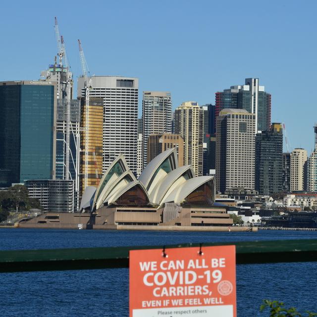 En Australie, l'armée a été réquisitionnée pour surveiller le confinement dans certains quartiers. [KEYSTONE - MICK TSIKAS]