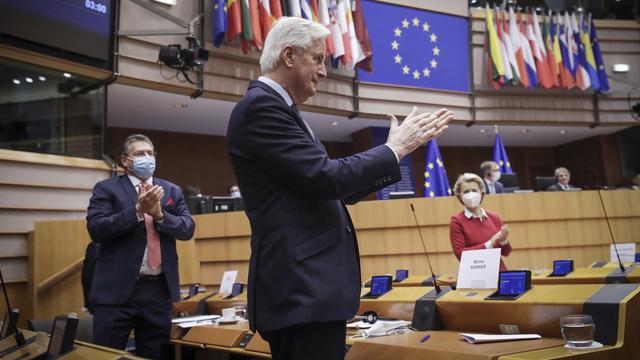 Le Parlement européen a approuvé l'accord commercial conclu par l'UE avec le Royaume-Uni, mettant un point final au douloureux chapitre du Brexit, dans un contexte toujours tendu entre Londres et Bruxelles, selon le résultat d'un vote officiellement annoncé mercredi. [KEYSTONE - OLIVIER HOSLET]