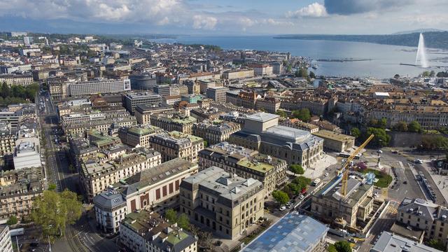 Une vue aérienne de la ville de Genève. [Keystone - Leandre Duggan]