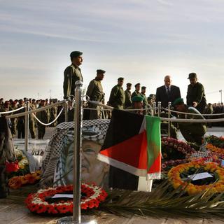 La tombe de Yasser Arafat le vendredi 13 novembre 2004. [EPA/Keystone - Atef Safadi]