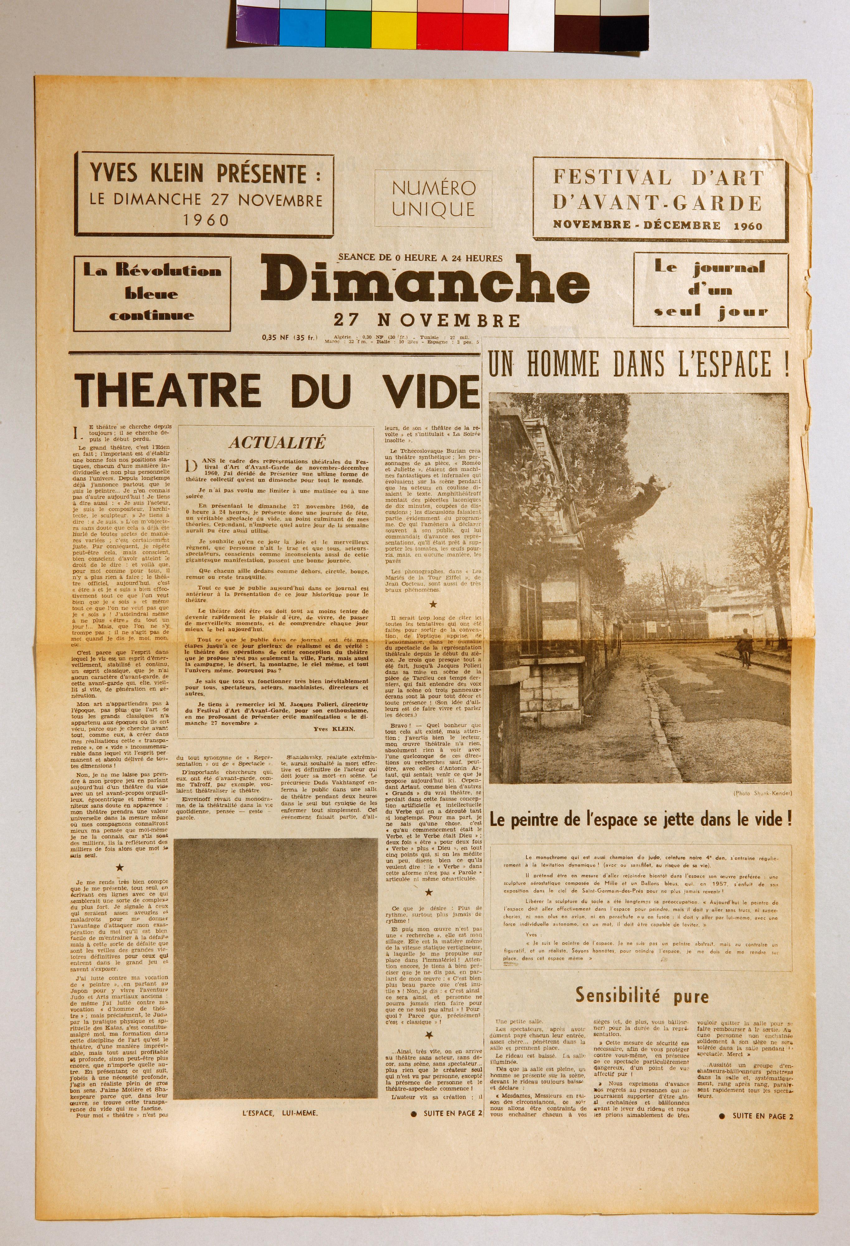 Une du journal "Dimanche. Le journal d'un seul jour" représentant le photomontage de Harry Shunk (ne en 1942) et John Kender mettant en scène Yves Klein (1928-1962). [AFP - Leemage]