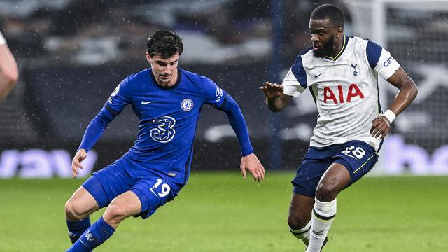 Mason Mount et les "Blues" contraints de jouer en Roumanie. [AP - Neil Hall]