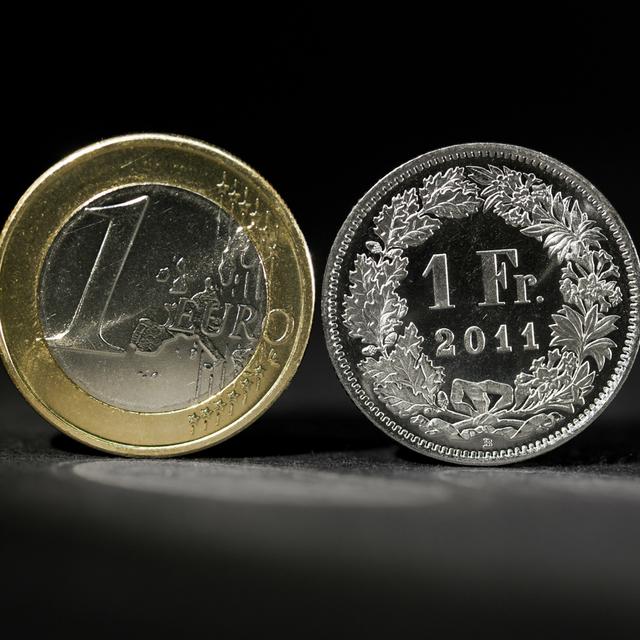 Le franc n'a jamais été aussi fort face à l'euro depuis 2015. [Keystone - Martin Ruetschi]