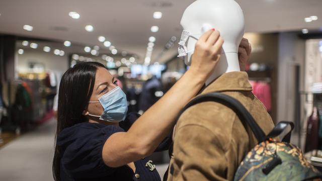 Tous les magasins devraient pouvoir rouvrir dès le 1er mars en Suisse. [Keystone - Ennio Leanza]