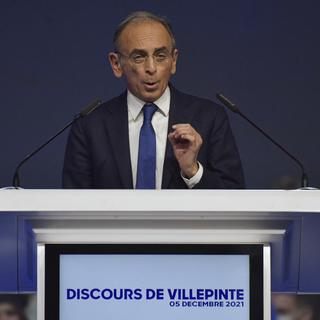 Eric Zemmour durant son discours de campagne à Villepinte, le 5 décembre 2021. [AFP - Julien de Rosa]