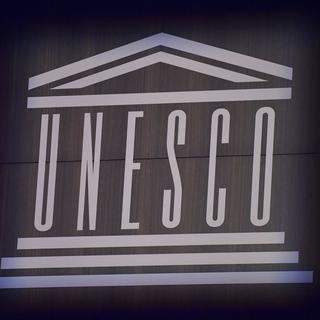Le logo de l'Unesco lors des célébration du 75e anniversaire. [EPA/Keystone - Julien de Rosa]