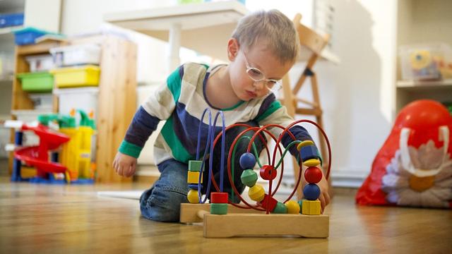 Un enfant atteint d'autisme (image d'illustration). [BSPI via AFP - Amélie Benoist]