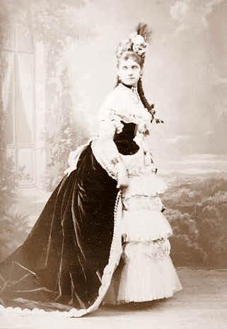 Portrait d'Hélène de Pourtalès aux alentours de 1900.