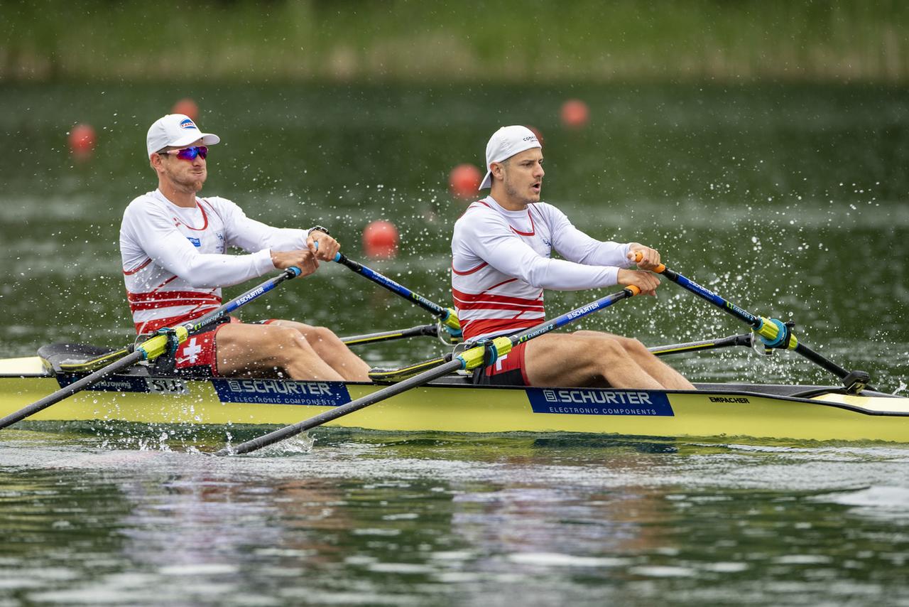 Barnabe Delarze (à gauche) et Roman Röösli (à droite) visent la plus haute marche du podium en deux de couple. [KEYSTONE - Urs Flueeler]