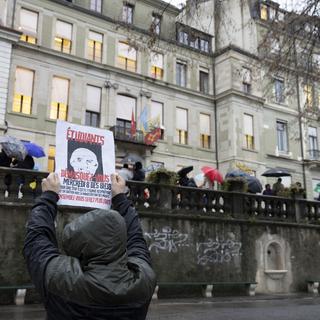 Manifestation à Genève contre le port du masque à l’école primaire. [Keystone - Salvatore Di Nolfi]