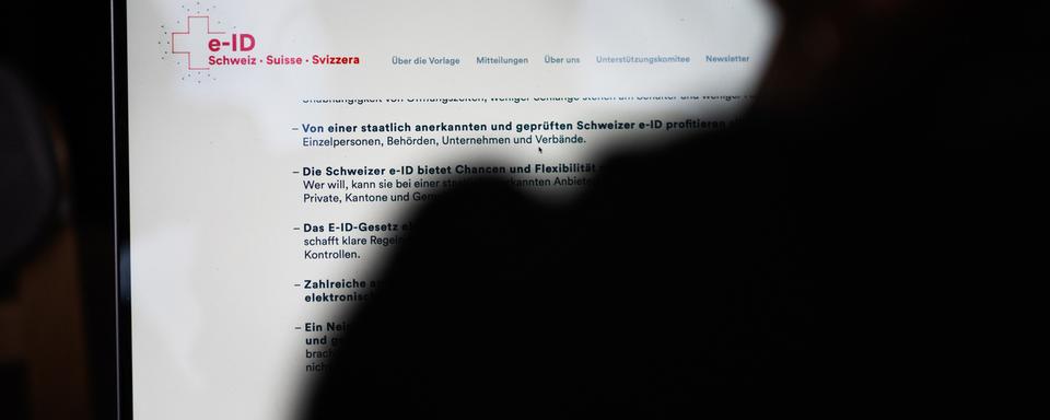 Le Conseil fédéral lance sa campagne sur l'identification électronique (e-ID). [Keystone - Christian Beutler]