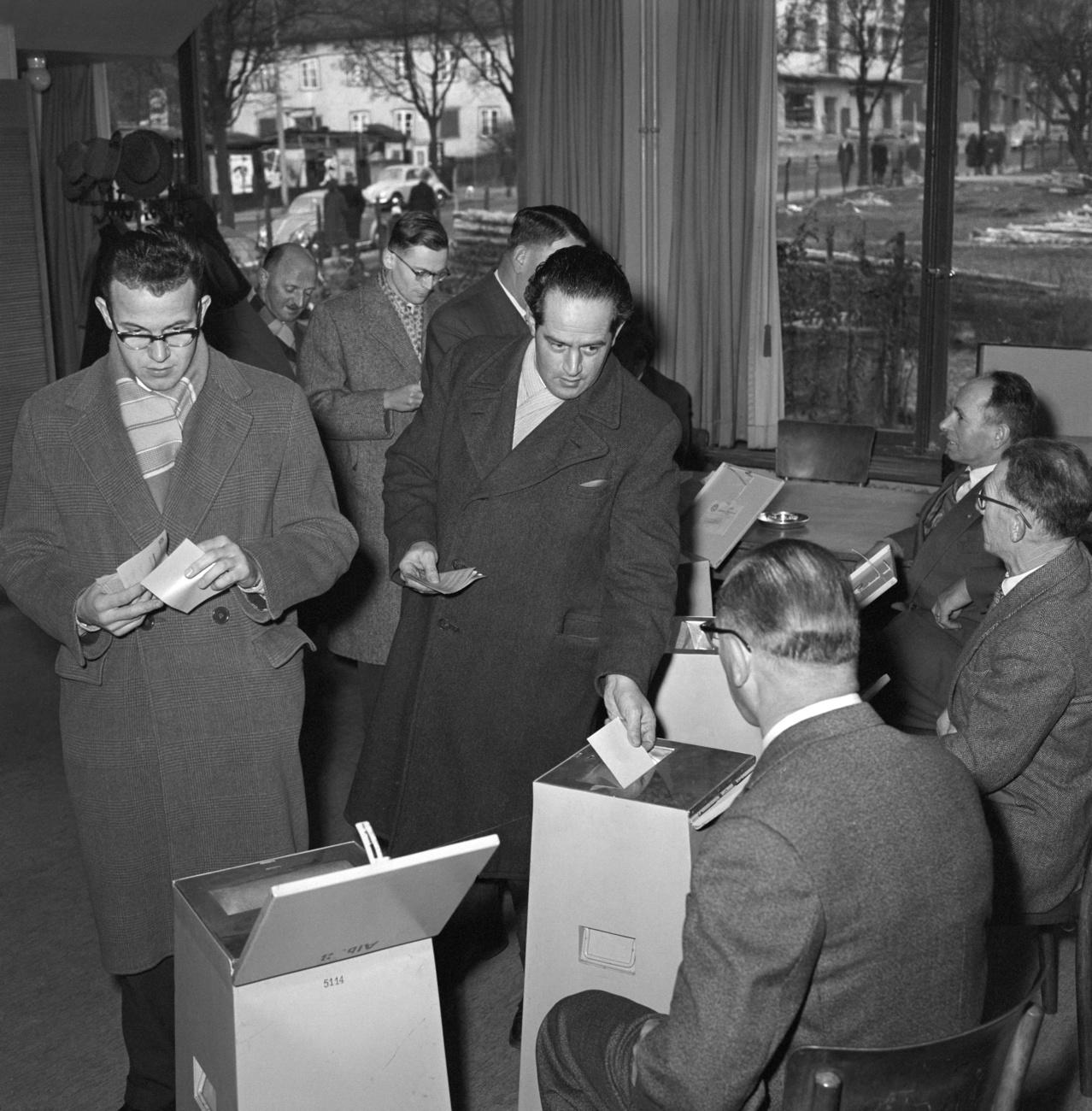 Le 1er février 1959, 67% des votants refusent l'introduction du droit de vote pour les femmes. [Keystone/Photopress-Archiv - Bischofsberger]