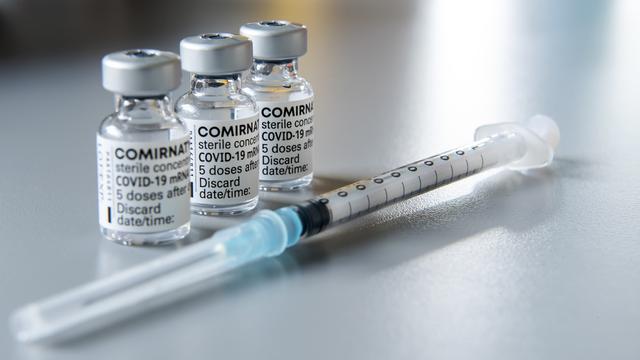 Des doses de vaccin contre le Covid-19. [Keystone - Martial Trezzini]