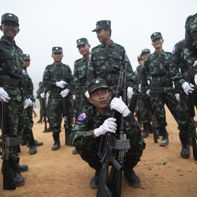 Des soldats de l'Union nationale Karen (KNU) photographiés en janvier 2019. [EPA/Keystone - Rungroj Yongrit]
