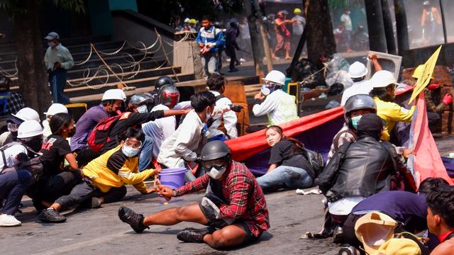 La police birmane a ouvert le feu sur des manifestants mercredi, notamment à Mandalay (photo) [Reuters - Stringer]