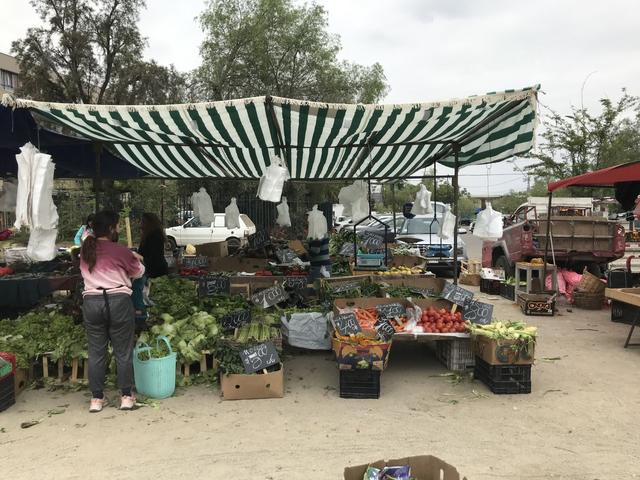 Un marché à Santiago. [RTS - Cédric Guigon]