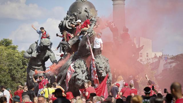 Des supporters de Liverpool à Paris avant la finale de la Ligue des champions. [Keystone - AP Photo/Jean-Francois Badias]