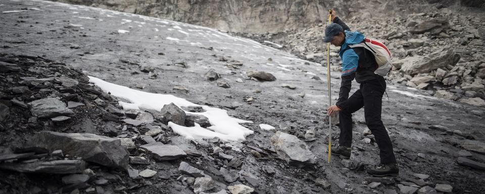 En Valais, certains glaciers à risque sont surveillés selon glaciologue Matthias Huss. [Keystone - Gian Ehrenzeller]