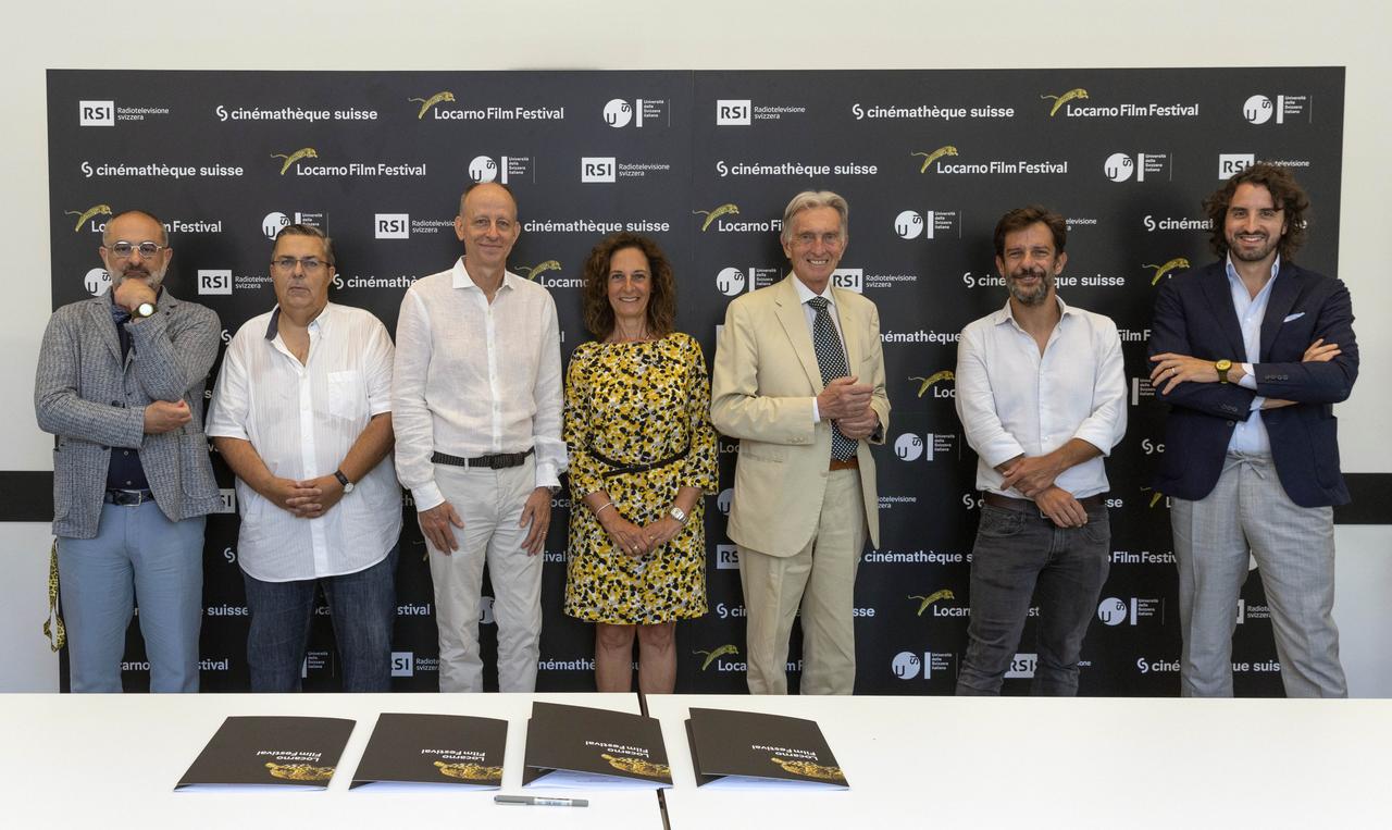 Les représentants des quatre institutions qui s'unissent pour sauvegarder et valoriser les archives du Festival du Film de Locarno. [Festival du Film de Locarno - MassimoPedrazzini]