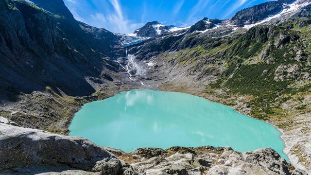 Naissance d'un lac après la fonte du glacier de Trift [CULTURA CREATIVE VIA AFP - FRANCESCO MERONI / CULTURA CREATIVE]