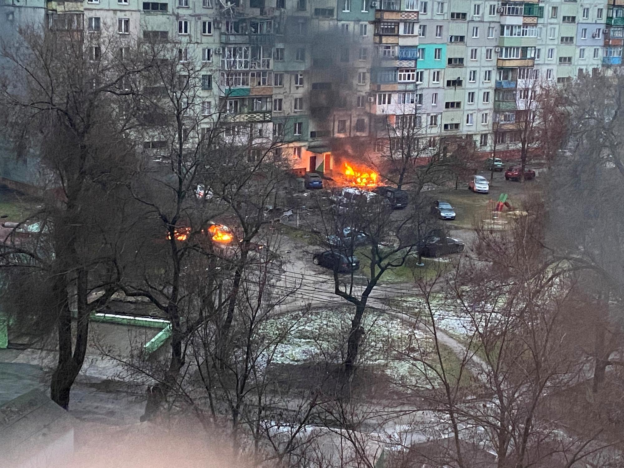Une zone résidentielle de Marioupol après des tirs russes le 3 mars 2022. [Reuters - Twitter @AyBurlachenko]