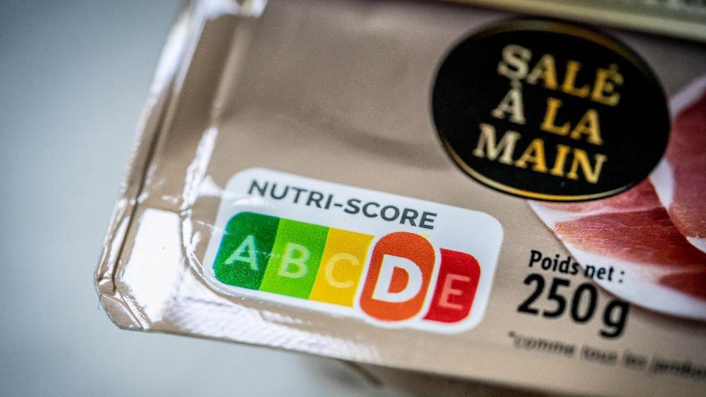 De nombreux produits naturels, comme le jambon, le fromage ou encore le jus d'orange, sont très mal notés par le nutri-score. [AFP/Phanie - Garo]