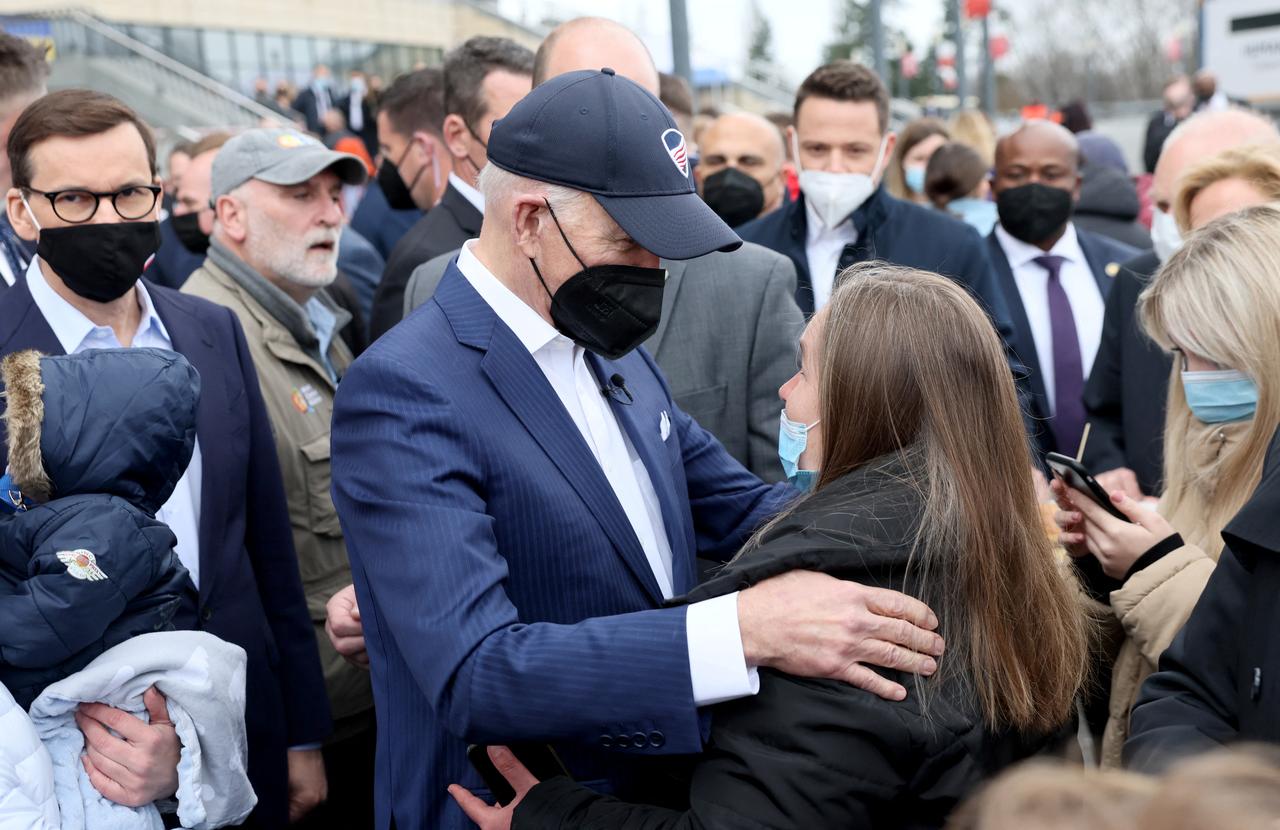 Joe Biden a rencontré des réfugiés ukrainiens lors de sa visite à Varsovie. [Reuters - Evelyn Hockstein]