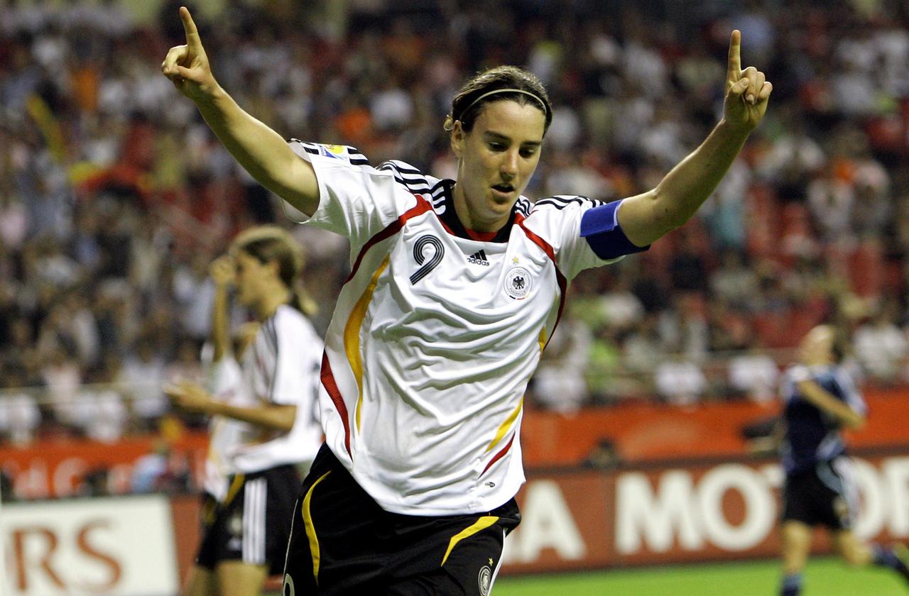 Prinz jubile après avoir marqué un but face à l'Argentine lors de la Coupe du monde 2007. [KEYSTONE - Anja Niedringhaus]