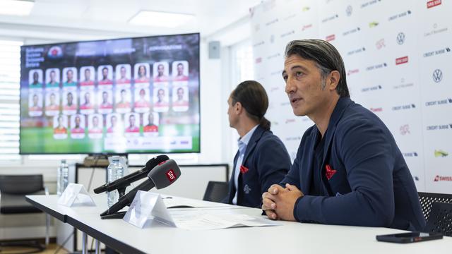 Le sélectionneur de l'équipe nationale suisse masculine de football Murat Yakin lors d'une conférence de presse. [Keystone - Peter Klaunzer]