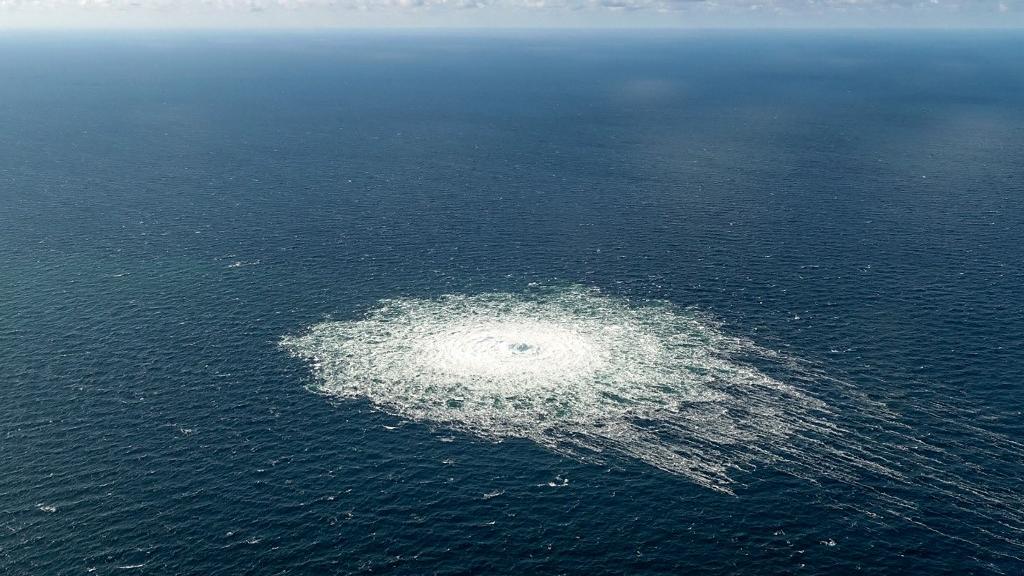 Les fuites de gaz sont visibles à la surface de la Baltique. [afp - Danish Defense]